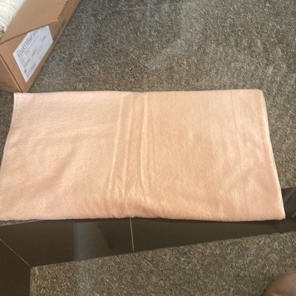 NWOT bath and hand towel